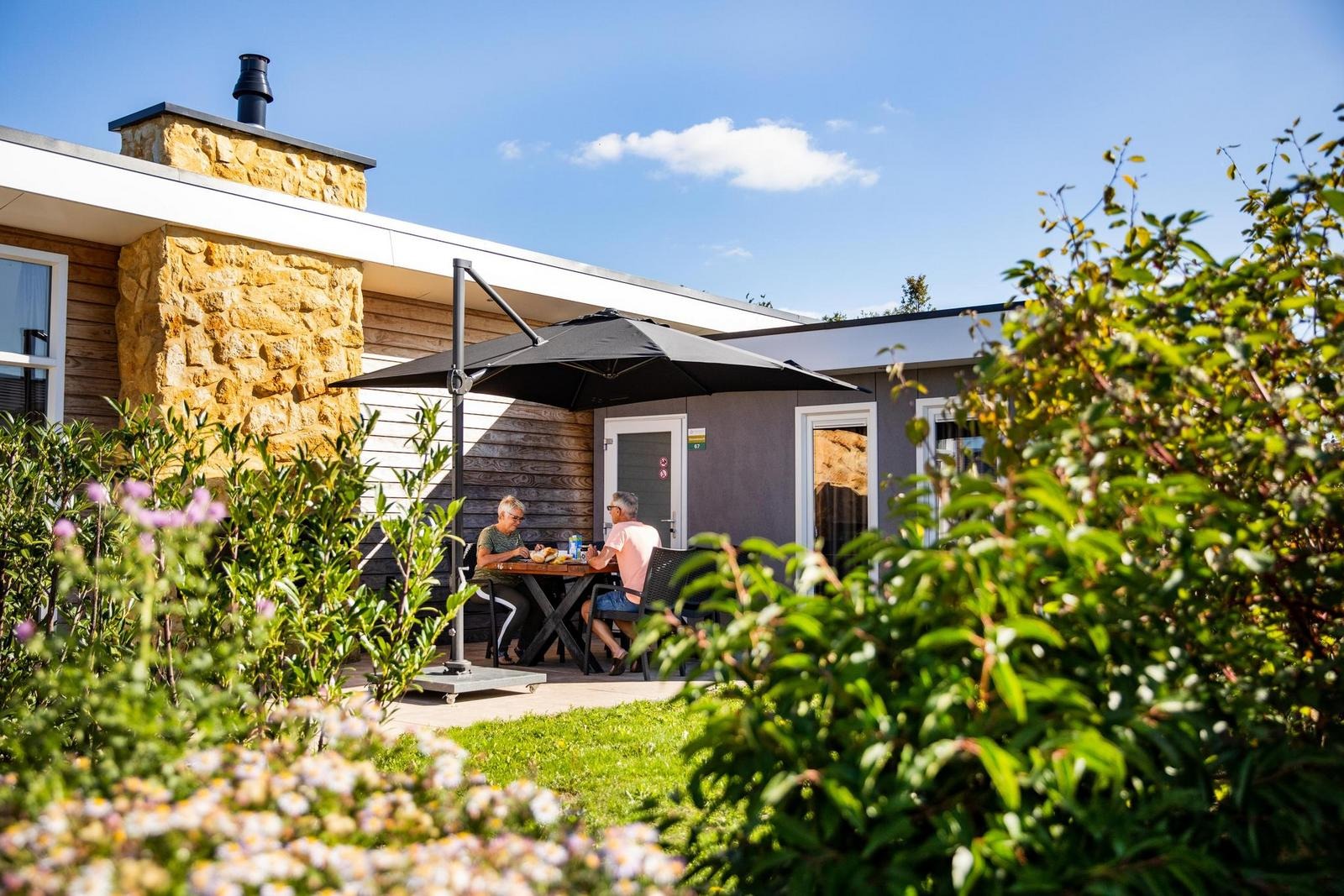 Vakantiehuis Ravenbosch Royaal met bubbelbad, sfeerhaard en tuinhuis - 5 persoons - Bemelen